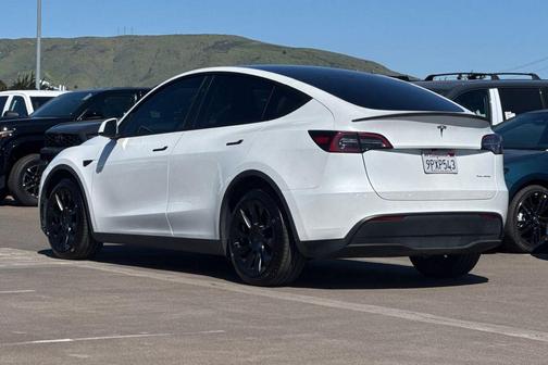 2025 Tesla Model Y Long Range Dual Motor All-Wheel Drive