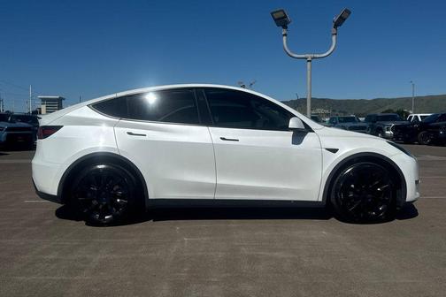 2025 Tesla Model Y Long Range Dual Motor All-Wheel Drive