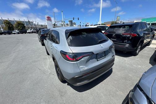 Urban Gray Pearl 2025 Honda HR-V 2WD Sport