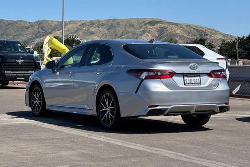 Celestial Silver Metallic 2024 Toyota Camry SE