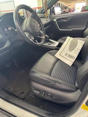 2022 Toyota RAV4 Hybrid SE