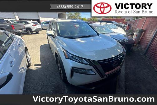Pearl White Tricoat 2023 Nissan Rogue SV