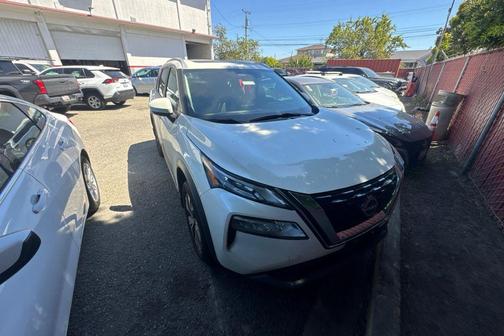 Pearl White Tricoat 2023 Nissan Rogue SV