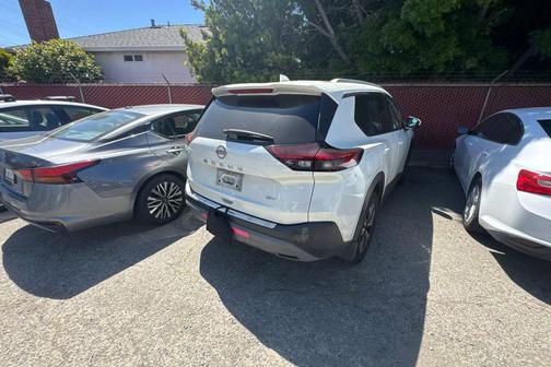 Pearl White Tricoat 2023 Nissan Rogue SV