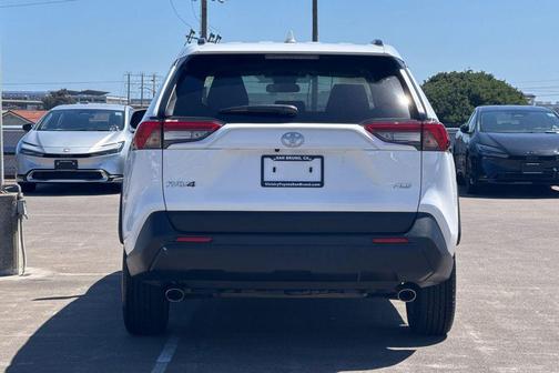 Ice Cap 2025 Toyota RAV4 XLE
