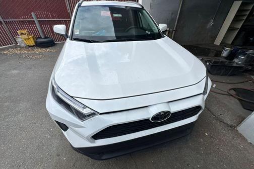 Ice Cap 2025 Toyota RAV4 XLE