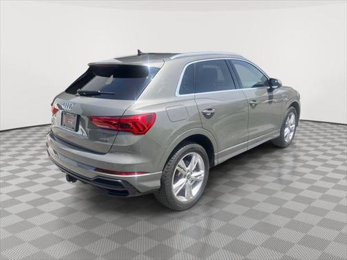 2022 Audi Q3 45 S line Premium