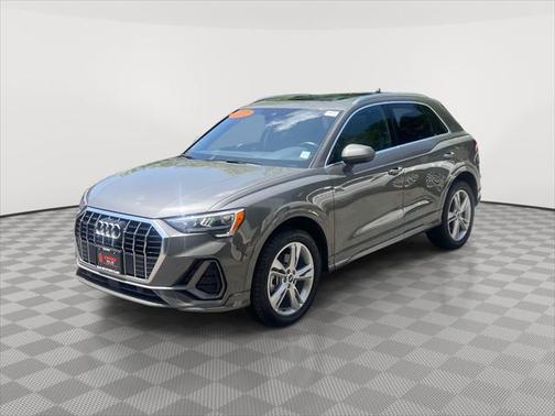 2022 Audi Q3 45 S line Premium