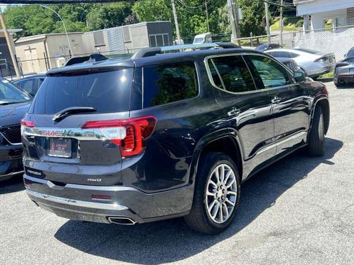 2022 GMC Acadia Denali