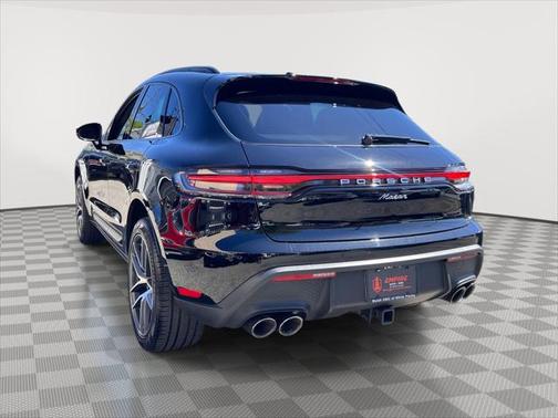 2023 Porsche Macan Base