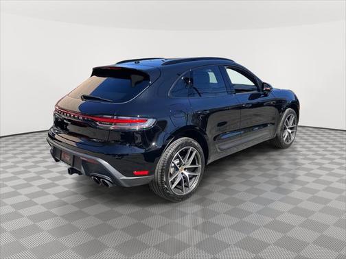 2023 Porsche Macan Base