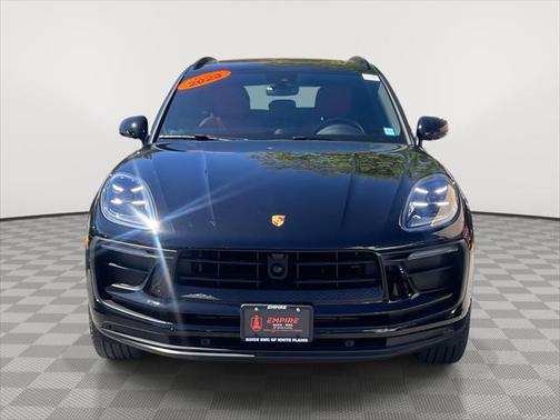 2023 Porsche Macan Base