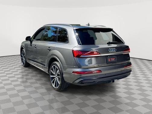 2021 Audi Q7 55 Premium Plus