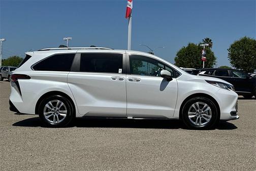 2024 Toyota Sienna Limited