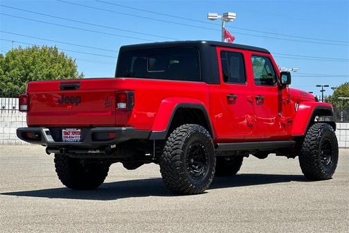 2022 Jeep Gladiator Sport