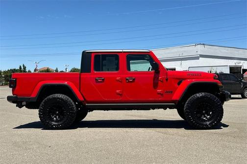 2022 Jeep Gladiator Sport