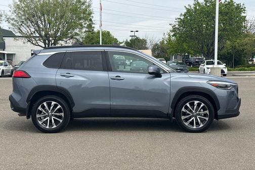 2022 Toyota Corolla Cross XLE