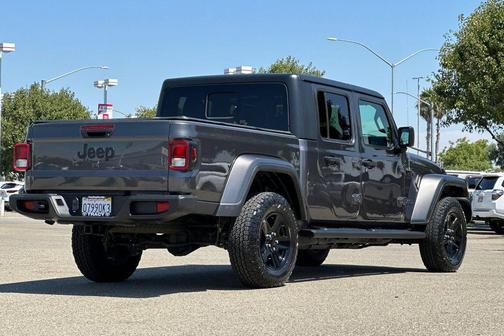 2021 Jeep Gladiator Sport