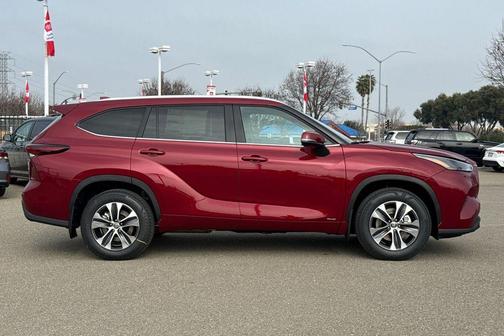 2026 Toyota Highlander Hybrid XLE