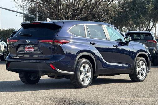 2025 Toyota Highlander LE