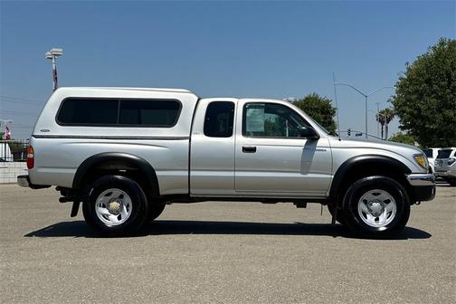 2004 Toyota Tacoma PreRunner Xtracab