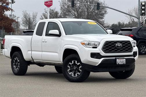 2022 Toyota Tacoma SR