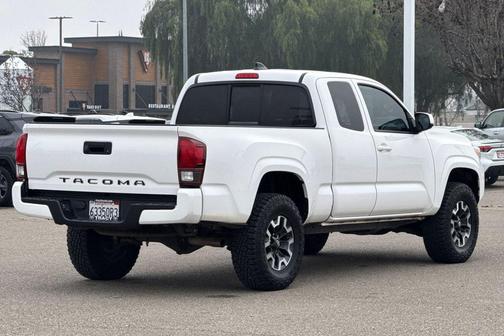 2022 Toyota Tacoma SR