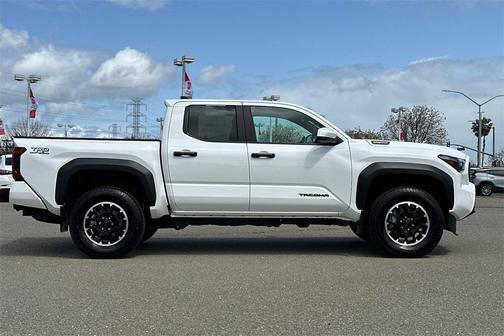 2024 Toyota Tacoma Hybrid TRD