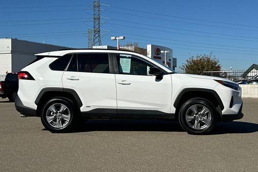 2025 Toyota RAV4 Hybrid LE