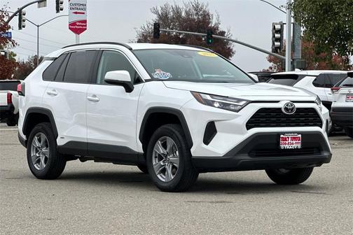2025 Toyota RAV4 Hybrid XLE