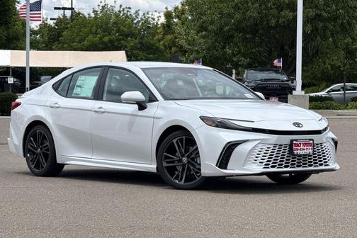 Desert Wind 2026 Toyota Camry XSE