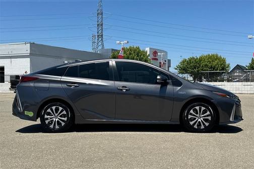2022 Toyota Prius Prime XLE