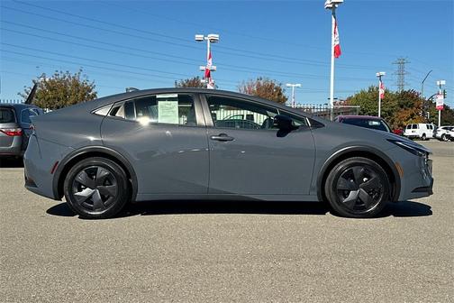 2024 Toyota Prius LE