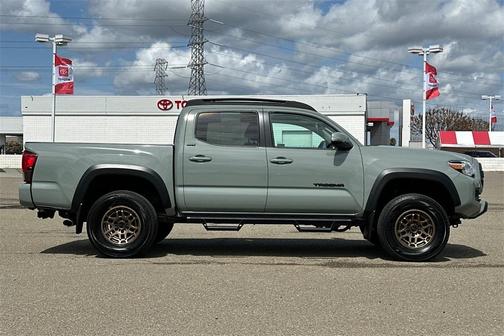 2022 Toyota Tacoma SR5