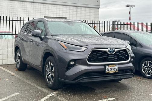 2022 Toyota Highlander Hybrid XLE