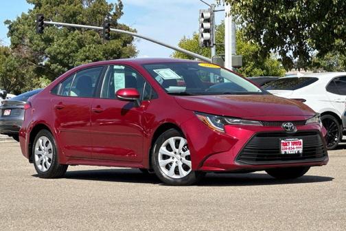 Pearl 2025 Toyota Corolla LE