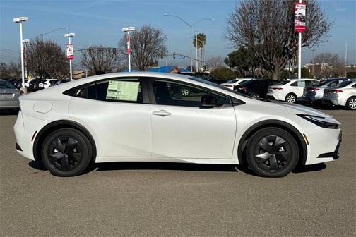 2026 Toyota Prius Plug-In Hybrid SE