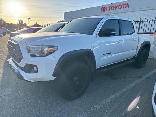 Super White 2017 Toyota Tacoma TRD Off Road