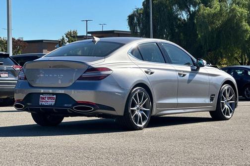 2025 Genesis G70 2.5T