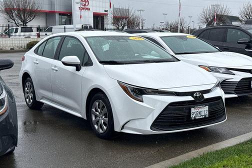 2025 Toyota Corolla LE