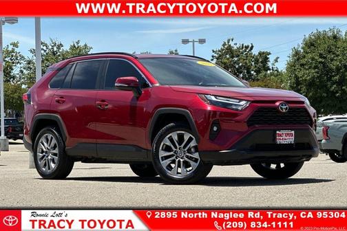 Pearl 2025 Toyota RAV4 XLE Premium