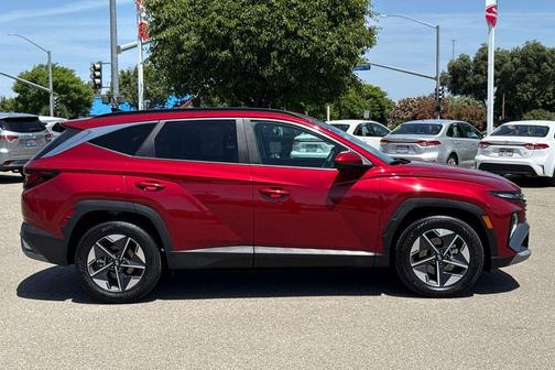 Red 2025 Hyundai TUCSON SEL