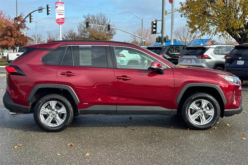 2022 Toyota RAV4 Hybrid LE