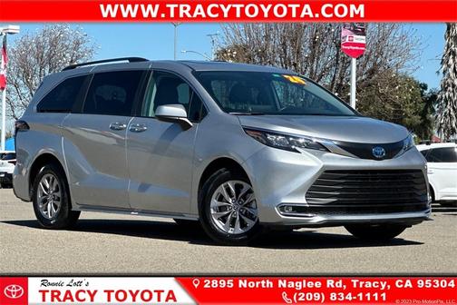 2024 Toyota Sienna XLE