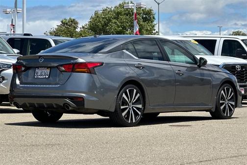 2021 Nissan Altima 2.5 SR
