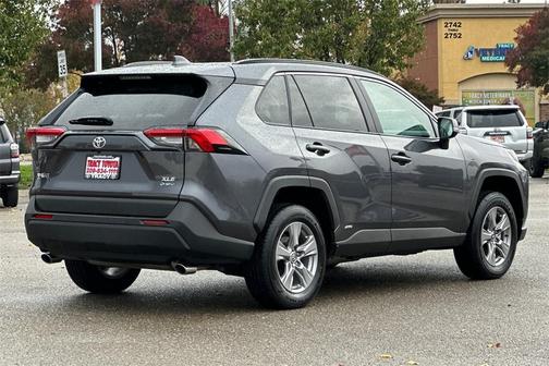 2025 Toyota RAV4 Hybrid XLE