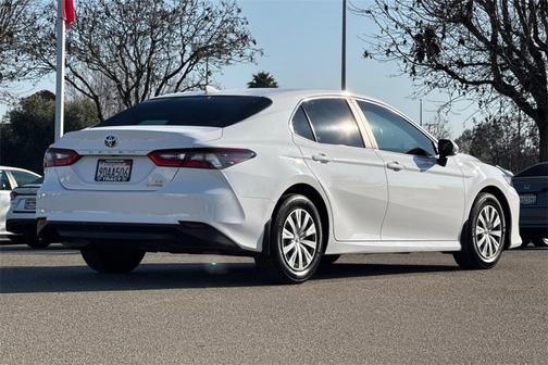 2023 Toyota Camry Hybrid LE