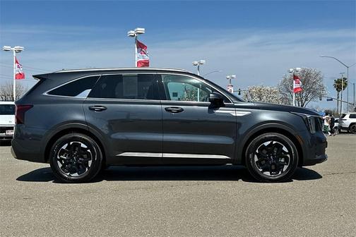 2024 Kia Sorento S