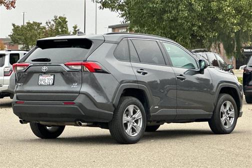 2025 Toyota RAV4 Hybrid LE