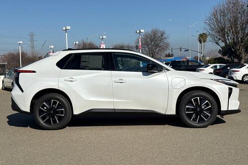 2026 Toyota bZ XLE PLUS